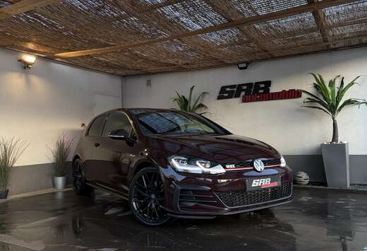 Volkswagen Golf GTI Performance DSG