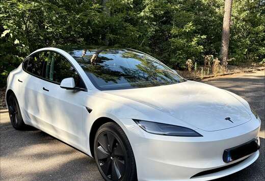 Tesla Model 3 Highland Rear-Wheel Drive (RWD)