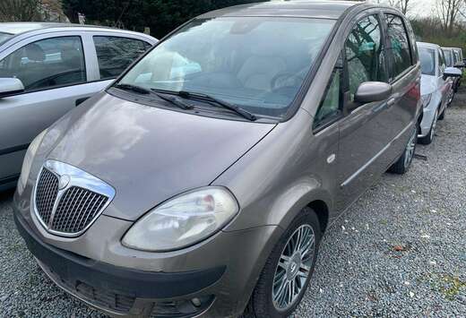 Lancia Musa 1.9 Multijet Platino