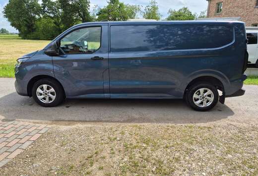 Ford Transit Custom 2.0 TDCi L2H1 Limited Multi-use S ...
