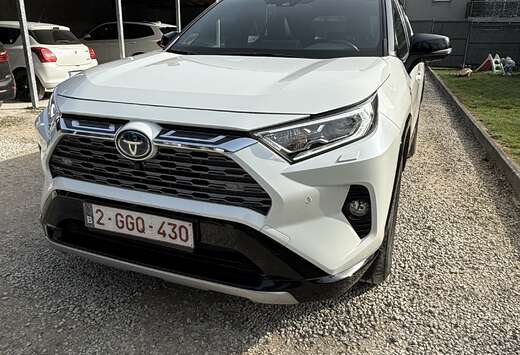 Toyota 2.5 4x4 Hybrid Black Edition