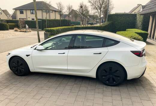 Tesla Model 3 64 kWh RWD Standart Range Premium