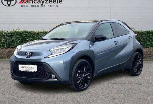 Toyota Black Edition+CAM+SENS VOOR&AC