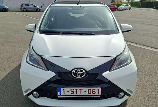 Toyota Aygo 1.0i VVT-i x-play and pack x-music M/M