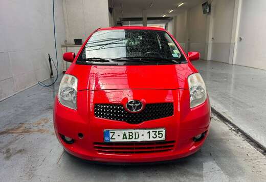 Toyota Yaris 1.3i VVT-i 16v Linea Sol