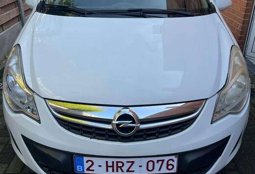 Opel 1.2i Essentia Easytronic