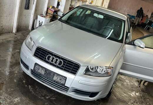 Audi 1.6i Ambiente