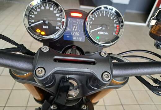 NAKED BIKE