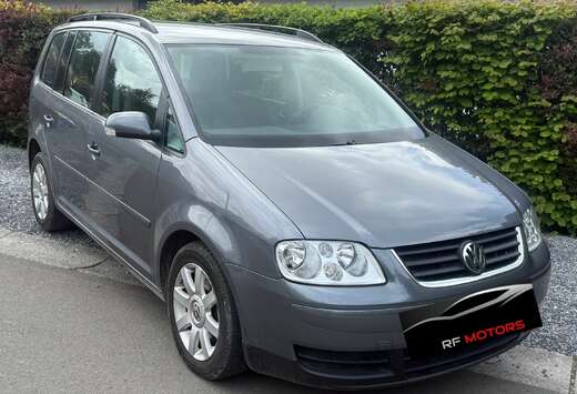 Volkswagen Touran 1.6i 16v FSI Base Tiptronic
