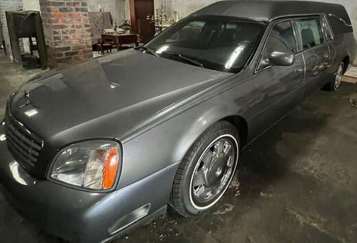 Cadillac Superior Hearse 4.6 V8 – 2001