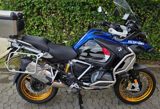 BMW racing blue metalic