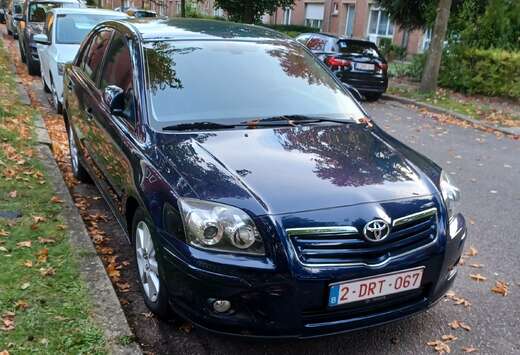 Toyota Avensis 1.8i VVT-i 16v Linea Luna