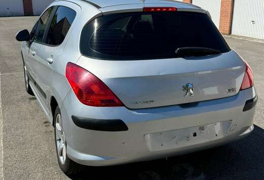 Peugeot 1.4i Confort Pack
