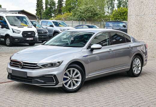 Volkswagen GTE*XENON*LEDER*ZETELVERWARMING*ACHTERUITR ...