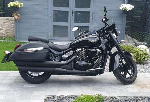Suzuki Black Edittion Intruder