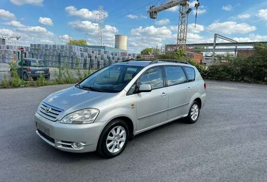 Toyota 2.0D4D Linea Sol 7places Airco climatisé jant ...