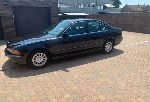 BMW 523i