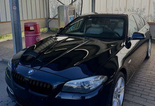 BMW 535i 306 ch Luxury A