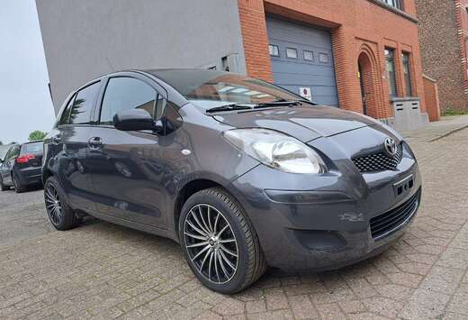Toyota 1.33i VVT-i Premium 12 mois de garantie
