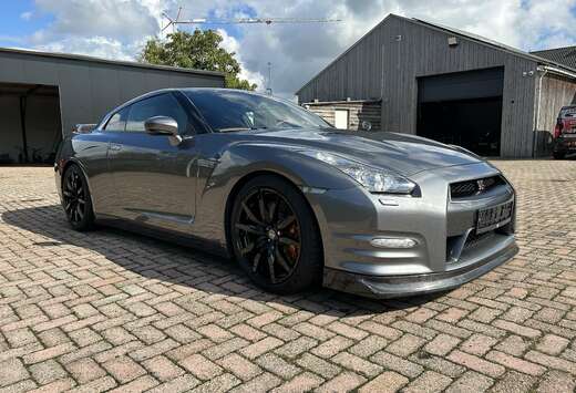 Nissan 3.8 Turbo V6 Black Edition