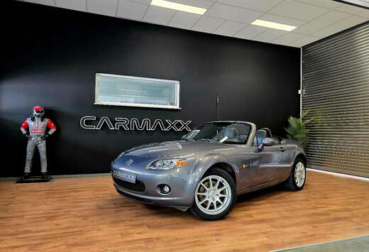 Mazda MX-5 Roadster dans un état proche du neuf  A V ...