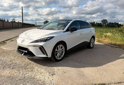 MG MG4 64 kWh Luxury Luxury