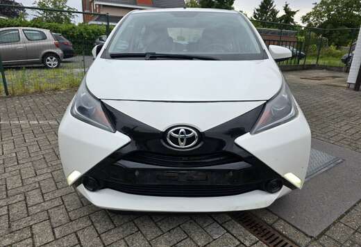 Toyota Aygo 1.0i VVT-i x-play