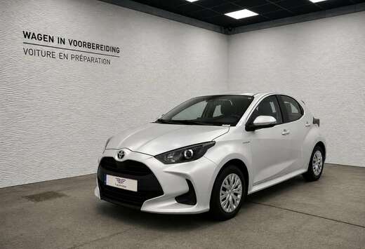 Toyota 1.5 VVT-i*FHEV*e-CVT-AUT*NAVI*116 PK*