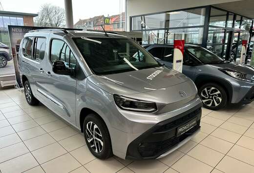 Toyota Family LWB/1.2 benzine manueel 7 zitplaatsen