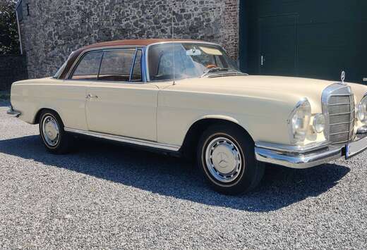 Mercedes-Benz 220 SE