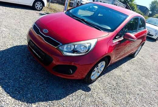 Kia 1.4 CRDi *Garantie 12m/propre*grand gps*caméra / ...