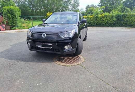 SsangYong 1.6i e-XGi 2WD Quartz