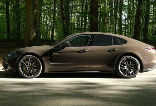 Porsche Panamera 4 e-Hybrid