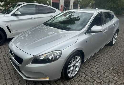 Volvo VOLVO V40 OCEAN RACE 2.0 D LEDER LED NAVI AHK