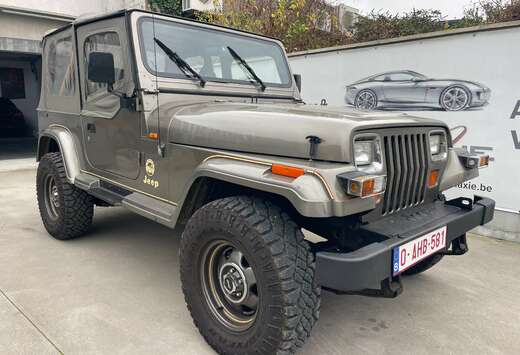 Jeep 2.5 Essence Cabriolet 4 Places Oldtimer !!!