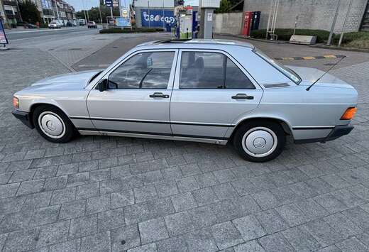 Mercedes-Benz 190E