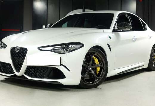 Alfa Romeo Giulia 2.9 V6 Bi-Turbo AT8 Quadrifoglio