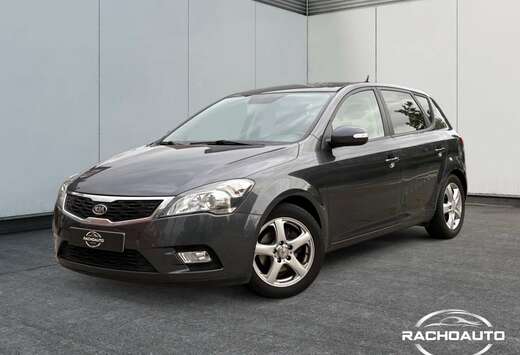 Kia Cee\'d 1.6 CRDi / AIRCO / LEDER /