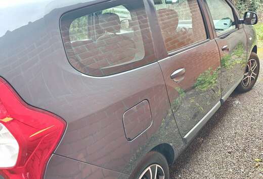 Dacia 1.6i Liberty 7pl.