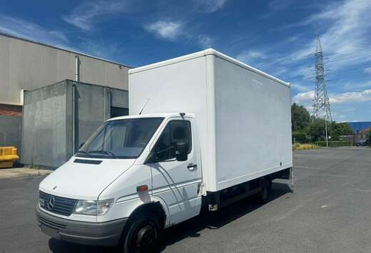 Mercedes-Benz 412D 2.9 Diesel 5 Cylindres Belgium Car