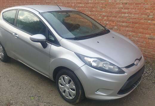 Ford 1.4i Titanium