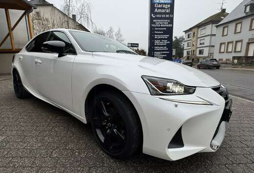 Lexus IS300H