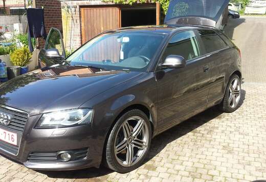Audi A3 2.0 TDi Ambiente Start/Stop DPF S tronic
