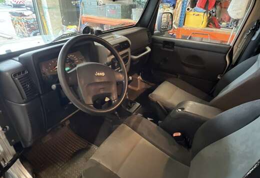 Jeep 4.0i Sport utilitaire