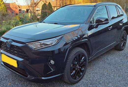 Toyota Black Edition Hybrid (Limited edition)