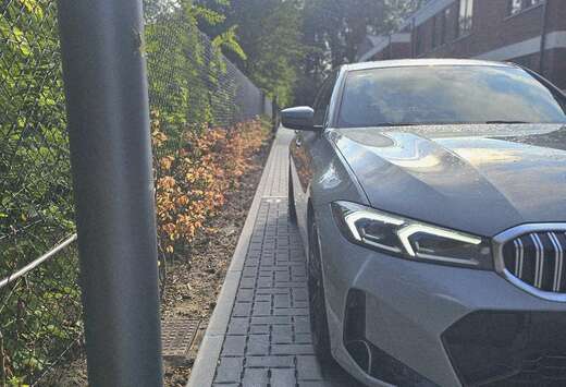 BMW 318i M Pack Brookly Grey