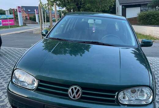 Volkswagen 1.6i Base Edition