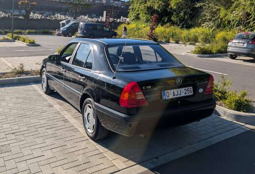 Mercedes-Benz C 180 Classic
