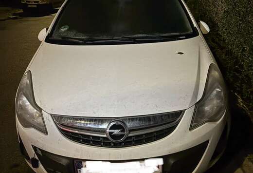 Opel 1.2i Black Edition