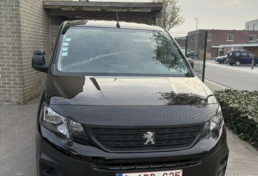 Peugeot 1.6 BlueHDi L1 STD Light Pro